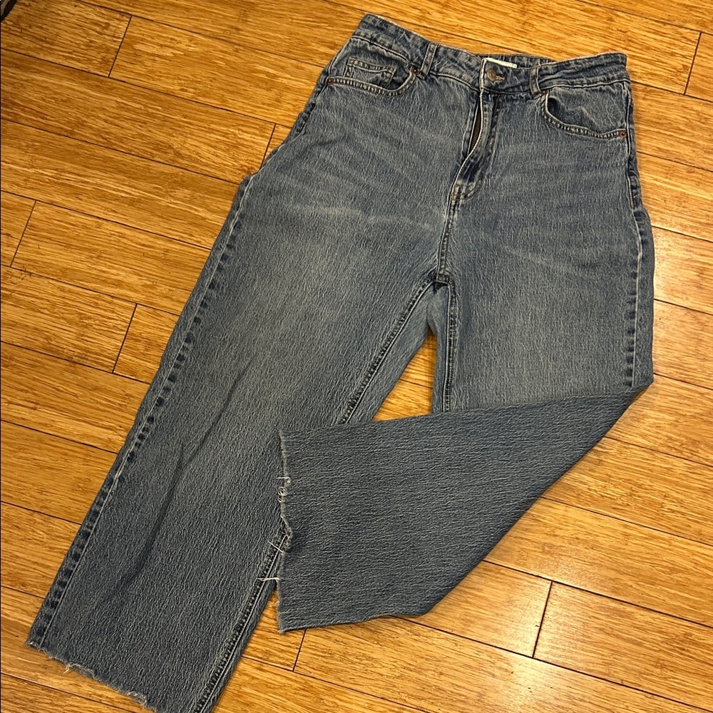 H&M Light Blue Denim Normwear Wide Leg High Rise Cropped Jeans Women’s 10